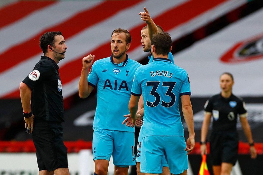 Tiga menit kemudian Harry Kane melakukan selebrasi usai menjebol gawang tuan rumah. Tetapi gol itu dianulir oleh wasit Chris Kavanagh yang menilai Lucas Moura terlebih dulu melakukan handball dalam proses serangan. Skor 1-0 bertahan hingga turun minum.