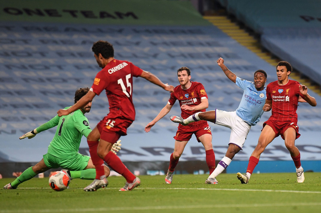 Man City yang bermain lebih sabar dalam bermain memperbesar keunggulan menjadi 4-0 pada menit ke-66. Gol berawal dari sebuah serangan balik dan tembakan Sterling yang berusaha dihalau Alex Oxlade-Chamberlain malah memuluskan laju bola ke gawang Liverpool menjadi gol bunuh diri.