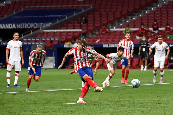 Pada menit ke-25, Alvaro Morata dijatuhkan oleh Aleksandar Sedlar di dalam area terlarang dan mantan penyerang Real Madrid itu mengambil sendiri kesempatan tembakan penalti yang mampu diamankan oleh Manolo Reina.