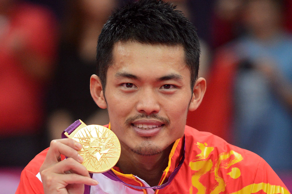 Juara dua kali Olimpiade asal Tiongkok Lin Dan, yang bisa dibilang sebagai pemain bulutangkis terbesar sepanjang masa, mengumumkan pengunduran dirinya pada Sabtu,4 Juli 2020 dalam usia 36.