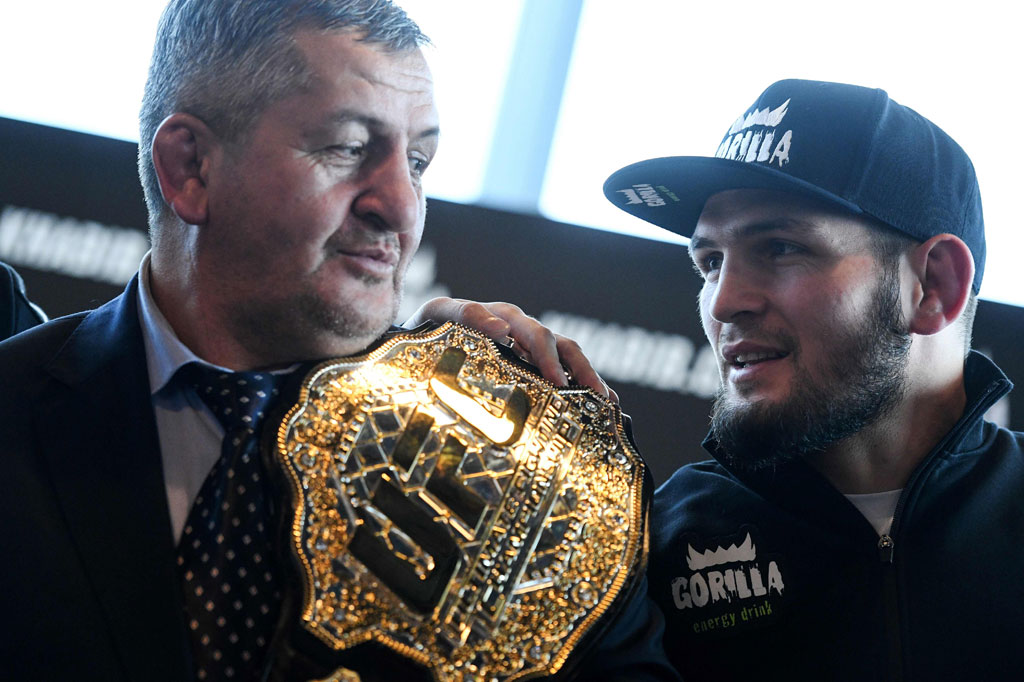 Abdulmanap, yang juga merupakan seorang pelatih bela diri campuran, dilarikan ke rumah sakit pada Mei, setelah gejala-gejala virus korona memperparah sakit jantung yang dideritanya.