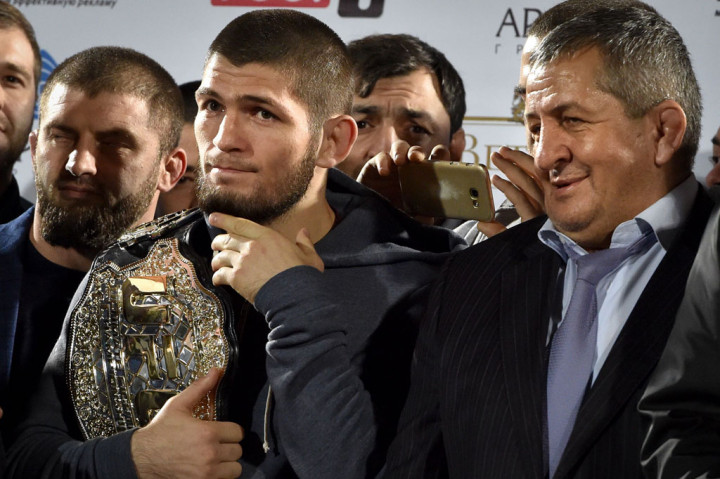 Setelah sempat dirawat di kampung halamannya di Dagestan, Abdulmanap dibawa ke rumah sakit militer di Moskow saat kondisinya memburuk.