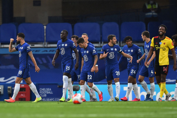 Chelsea kini mengoleksi 57 angka hasil 33 pertandingan. Klub London Barat itu unggul dua poin atas MU. AFP Photo/Glyn Kirk