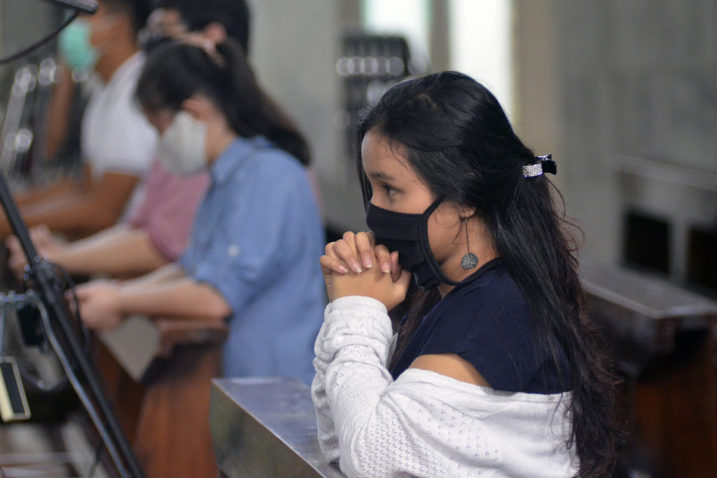 Semetara itu, Umat Katolik Bandar Lampung pertama kalinya menggelar misa pada keadaan normal baru di Gereja dengan protokol kesehatan ketat, setelah beberapa bulan misa digelar secara daring di rumah masing-masing karena pandemi Covid-19.