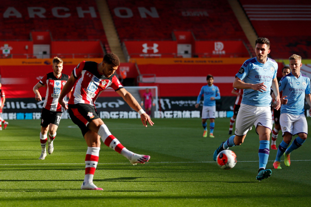 Meski jauh lebih dominan selama 90 menit, City gagal memaksimalkannya menjadi gol. Sebaliknya Southampton bisa memanfaatkan kesalahan sang tamu untuk mencuri satu gol lewat kaki Che Adams. AFP Photo/Frank Augstein