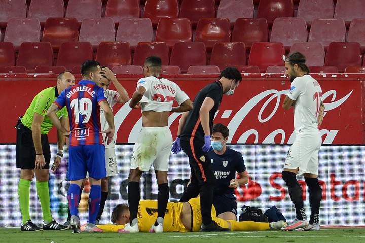 Kemanangan ini harus dibayar mahal oleh cederanya penjaga gawang Tomas Vaclik pada detik-detik terakhir ketika Sevilla sudah memasukkan seluruh dari lima pemain penggantinya.