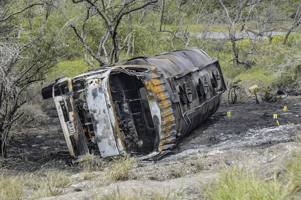 Presiden Ivan Duque mengirim pesan solidaritas kepada keluarga para korban, sembari mengatakan bahwa situasi yang mereka hadapi menyakitkan. 