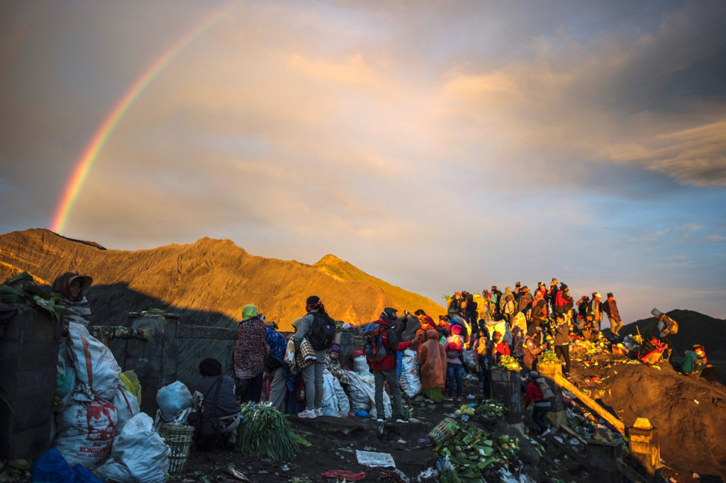 Warga Suku Tengger tetap menggelar perayaan Yadnya Kasada pada 6-7 Juli 2020 di Gunung Bromo. AFP Photo/Juni Kriswanto