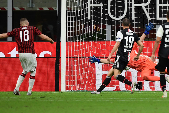 Milan kemudian mampu membobol gawang Juve untuk keempat kalinya. Operan buruk Alex Sandro di kotak penaltinya sendiri diintersep Bonaventura, yang kemudian menyodorkannya kepada Rebic untuk dikonversi menjadi gol pamungkas.