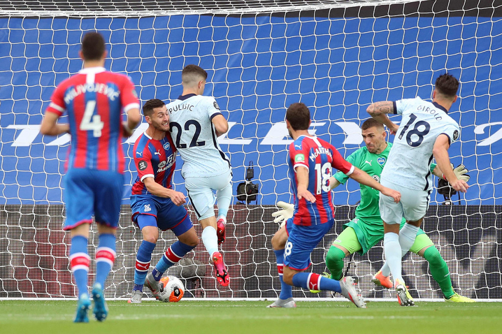 Anak-anak asuhan Frank Lampard mengawali laga dengan sangat bagus dan hanya butuh enam menit untuk membuka keunggulan lewat Oliver Giroud menyambut umpan tarik Willian demi mengirim bola ke pojok tiang jauh.