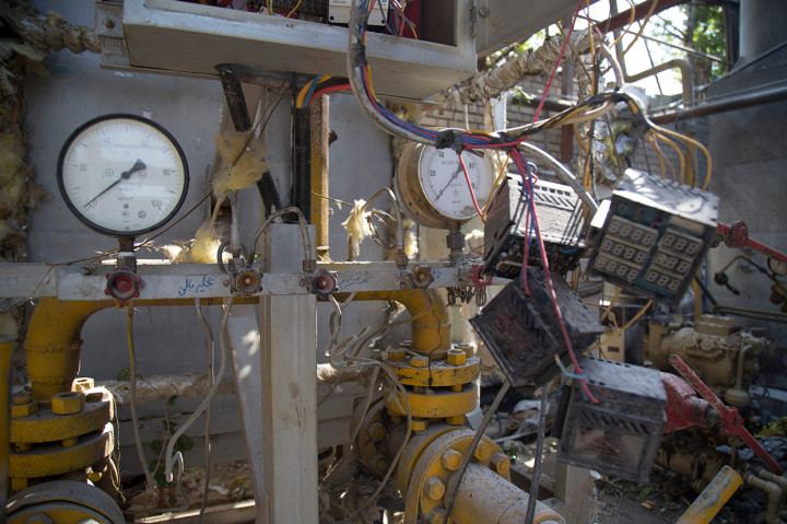 Sedikitnya dua orang tewas dan tiga lainnya cedera setelah ledakan terjadi di Pabrik Oxijen. Ledakan di zona industri di Baqershahr, 23 kilometer (14 mil) dari Teheran itu, disebabkan oleh para pekerja yang lalai saat mengisi tangki oksigen, kata petugas mengutip gubernur kota itu.