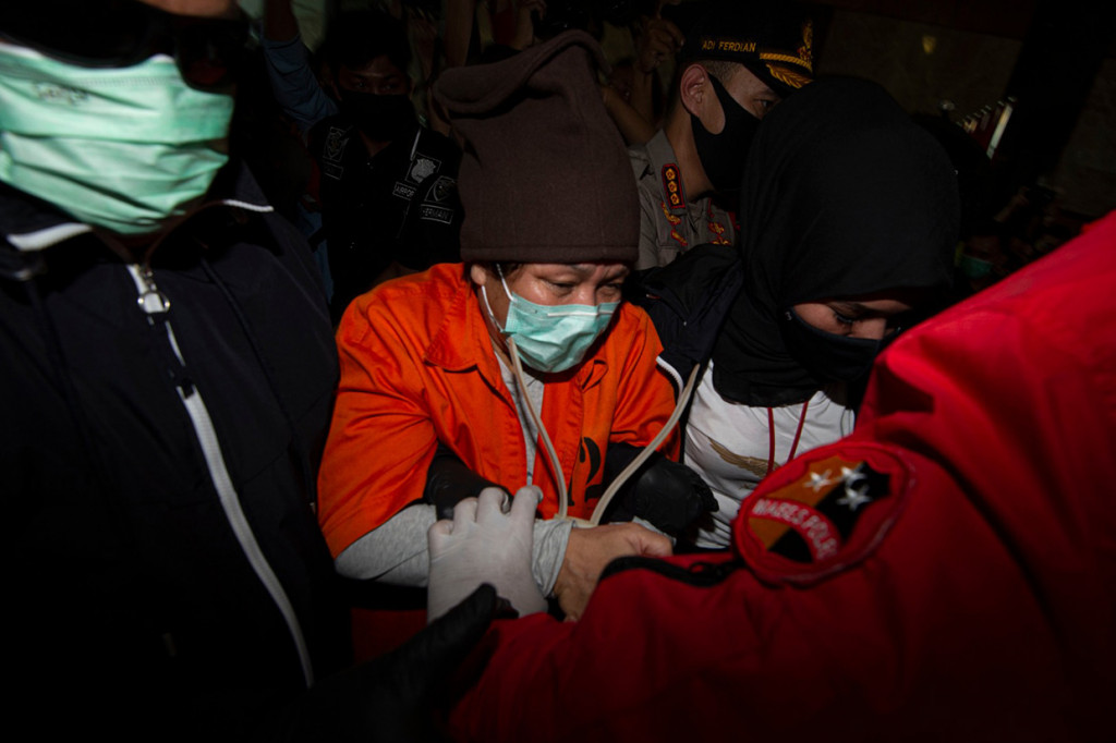 Maria tiba di ruang tunggu kedatangan VIP Terminal 3 Bandara Soetta sekitar pukul 11.00 WIB. 