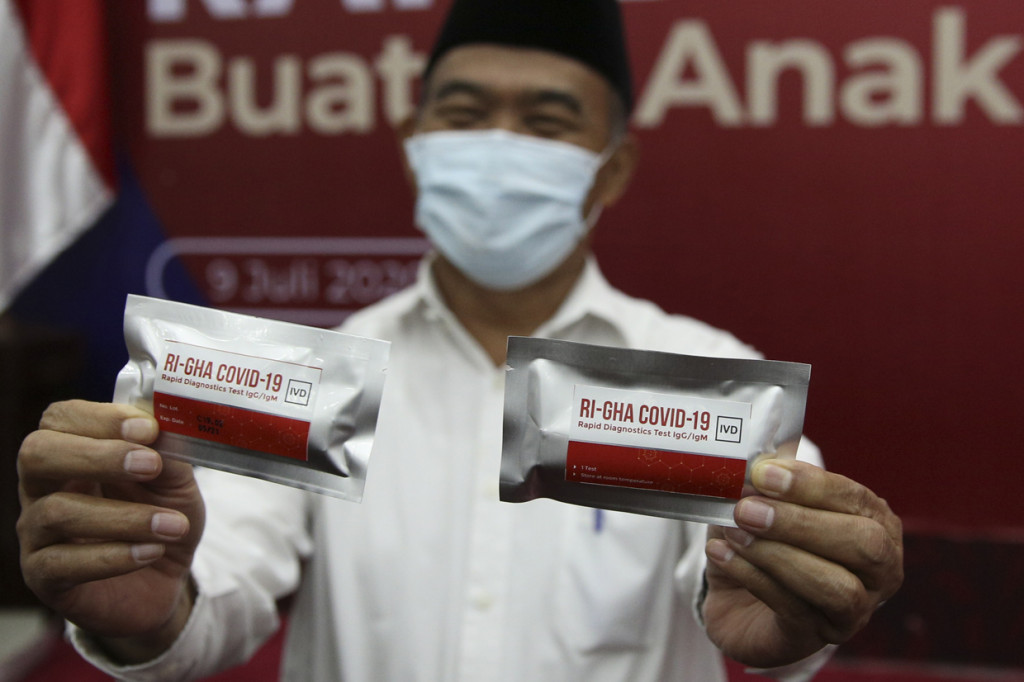 Pemerintah meluncurkan alat tes cepat Covid-19 yang diberi nama RI-GHA Covid-19 dan menargetkan dapat diproduksi sebanyak 200 ribu rapid pada Juli dan 400 ribu di Agustus 2020.