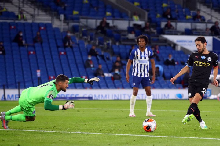 Tiga menit berselang Bernardo Silva mengubah kedudukan menjadi empat gol.