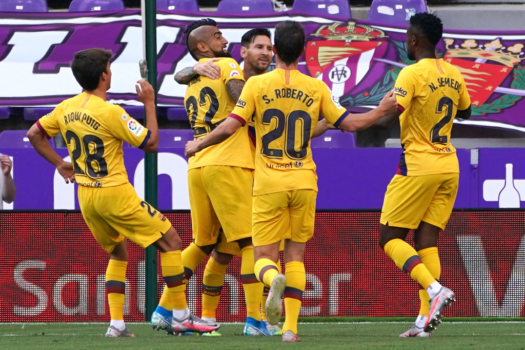 Bermain di kandang lawan, Barca menguasai jalannya laga dan unggul cepat saat laga baru berjalan 15 menit. Mendapatkan umpan matang dari Lionel Messi, Arturo Vidal mengoyak jala Valladolid lewat tendangan kerasnya.