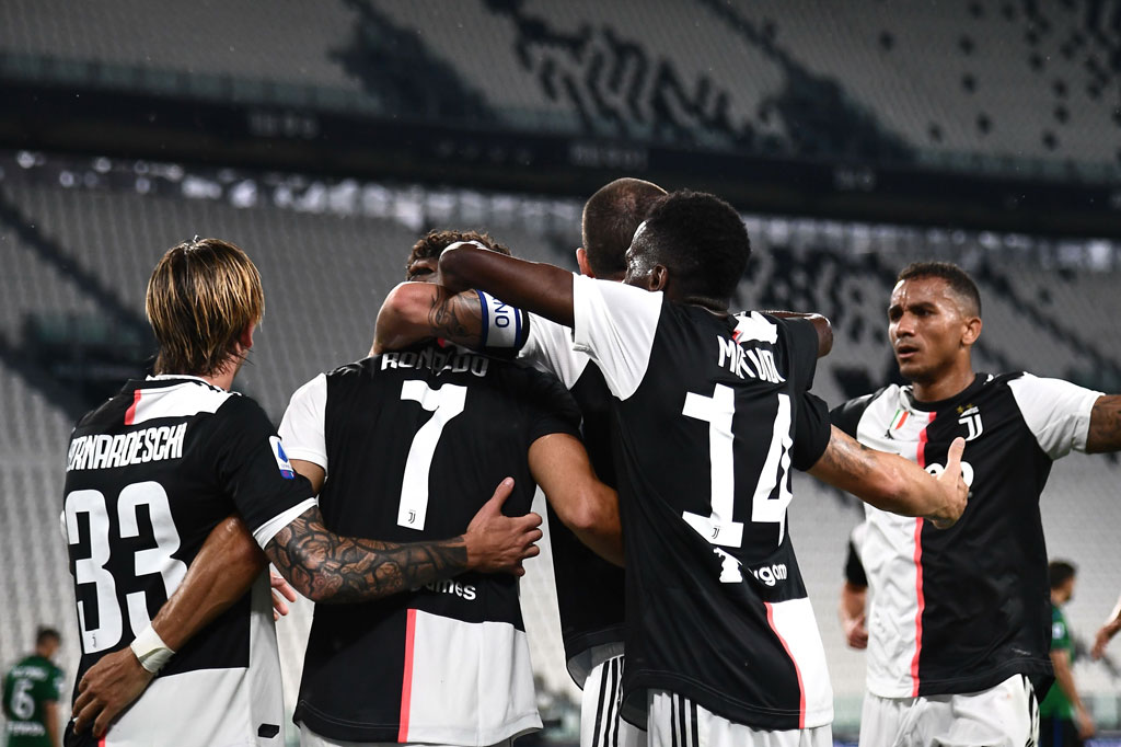 Gol tersebut langsung disambut suka cita para pemain tun rumah.