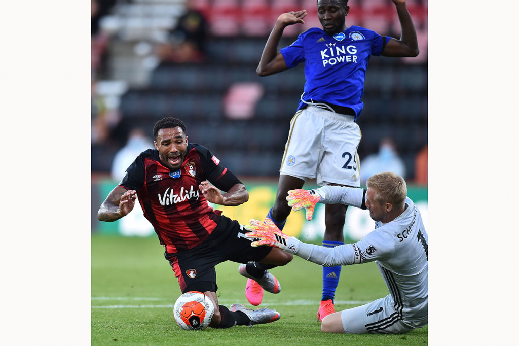 Keunggulan Leicester masih tampak terjaga hingga tiba-tiba Schmeichel melakukan blunder ketika umpannya mengenai punggung Wilfried Ndidi. Bola dikuasai Callum Wilson yang menerobos ke kotak penalti dan terpaksa dijatuhkan Ndidi sehingga wasit segera menunjuk titik putih.