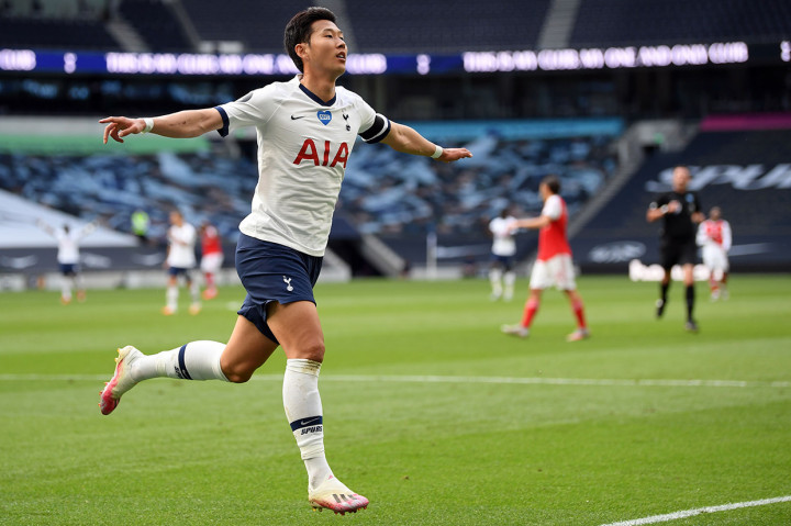 Akan tetapi, keunggulan tim tamu tidak berlangsung lama. Pada menit ke-19 Spurs berhasil menyamakan kedudukan lewat Son memanfaatkan umpan ceroboh Sead Kolasinac ke arah David Luiz. Bola dapat direbut Son Heung-min dan kemudian mengecoh Martinez sebelum menyonteknya ke dalam gawang. Skor imbang 1-1.