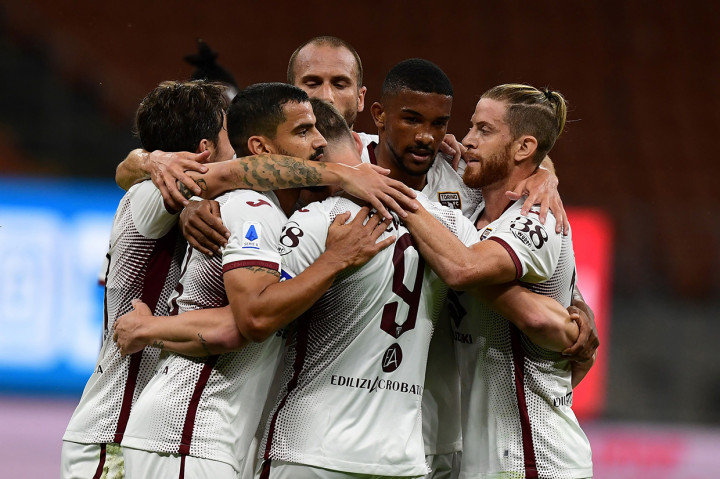 Asyik menyerang, tuan rumah justru kebobolan terlebih dahulu pada menit ke-17. Andrea Belotti memanfaatkan kesalahan penjaga gawang Inter Samir Handanovic untuk membawa Torino unggul 1-0.