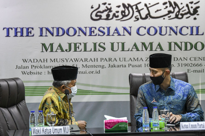 Kedatangan AHY untuk bersilaturahmi dengan para pengurus MUI yang bertujuan membangun sinergi dan kolaborasi. Ada sejumlah hal yang dibahas AHY bersama Wakil Ketua Umum MUI Muhyiddin Junaidi, salah satunya soal RUU Haluan Ideologi Pancasila (HIP).