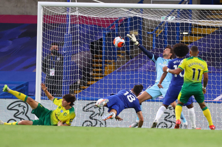 Tuan rumah baru bisa memecah kebuntuan pada menit ketiga injury time babak pertama lewat sundulan Olivier Giroud menyambar umpan cantik Christian Pulisic.