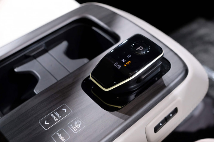 Adapun sejumlah fitur utama yang dibawa Nissan Ariya, antara lain E-4ORCE All-wheel Drive, Driving Assistant, konektivitas dengan Amazon Alexa dan Nissan App.