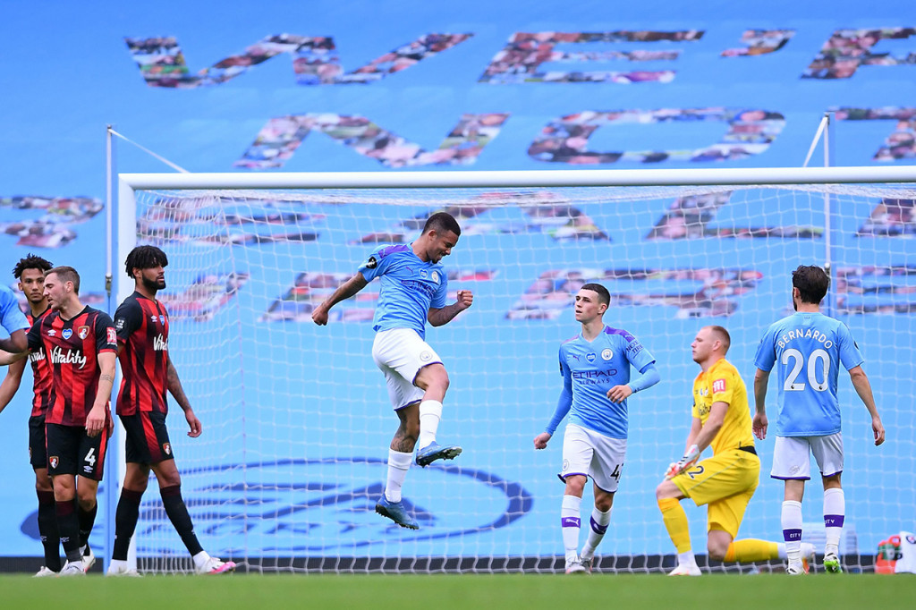 Enam menit kemudian, City berhasil menggandakan keunggulan mereka lewat aksi menawan Gabriel Jesus menyelesaikan umpan kiriman David Silva dengan sepakan mendatar yang bersarang ke pojok kanan bawah gawang tim tamu. Skor 2-0 bertahan hingga jeda.