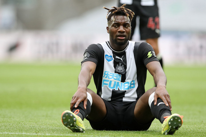 Newcastle terus berusaha membalas tetapi tembakan Matt Ritchie melebar dari sasaran, sementara sepakan Allan Saint-Maximin bisa dijinakkan kiper Hugo Lloris dan sundulan Dwight Gayle membentur tiang gawang. Skor 0-1 bertahan hingga jeda.