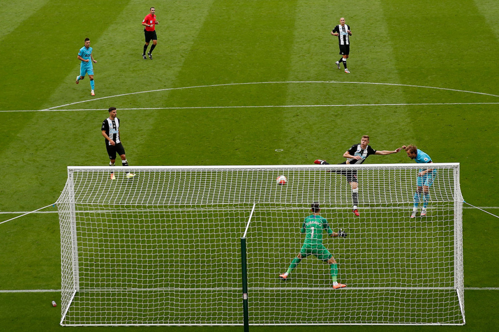 Namun skor imbang tak bertahan lama. Empat menit kemudian Tottenham kembali memimpin lewat tandukan Harry Kane menyambut umpan silang Steven Bergwijn. Tottenham dua, Newcastle satu.