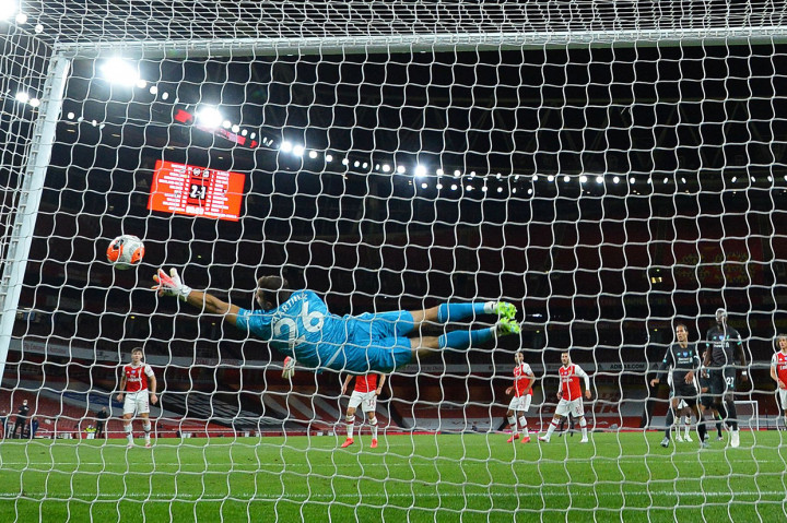 Liverpool berusaha keras bangkit di babak kedua dan terus mengendalikan permainan tapi tak kunjung menemui penyelesaian terbaik di sepertiga akhir lapangan.