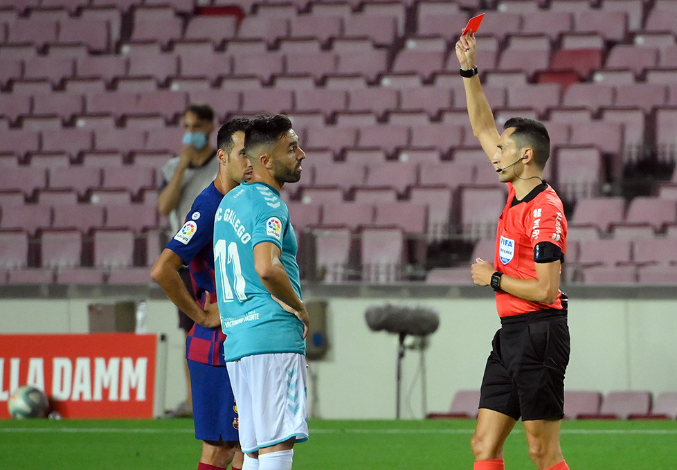 Pada menit ke-75 Osasuna harus bermain dengan 10 orang setelah Enric Gallero diganjar kartu merah oleh wasit setelah menyikut Clement Lenglet.