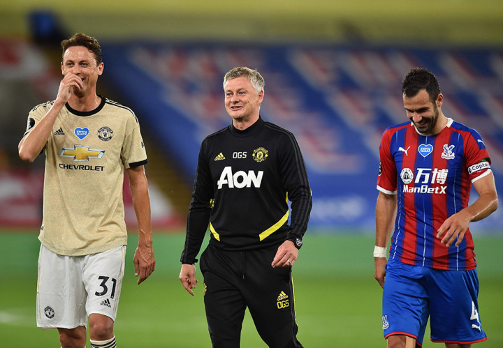 Tambahan tiga poin membuat MU mantap di urutan kelima dengan koleksi 62 poin menyamai raihan Leicester City (62) yang menempati peringkat keempat tetapi kalah selisih gol. Sementara Palace (42) tertahan di posisi ke-14.