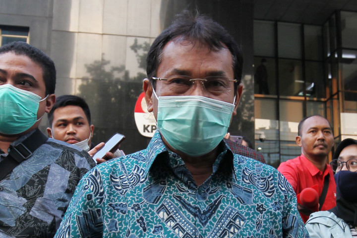 Dalam pemeriksaan tersebut, Rachmat Yasin mengembalikan uang sebesar Rp8,9 miliar kepada KPK dalam kasus dugaan korupsi pemotongan uang pembayaran dari Satuan Perangkat Kerja Daerah (SKPD) di Kabupaten Bogor dan gratifikasi. 