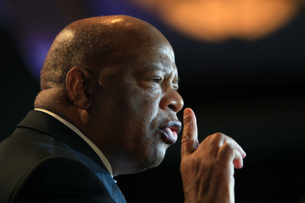 Tetapi dia kembali ke Washington pada awal Juni, di tengah-tengah demonstrasi besar-besaran menyusul pembunuhan George Floyd oleh polisi di Minneapolis, untuk berjalan di Black Lives Matter Plaza, perempatan yang telah berganti nama di dekat Gedung Putih yang merupakan tempat protes terhadap ketidakadilan.