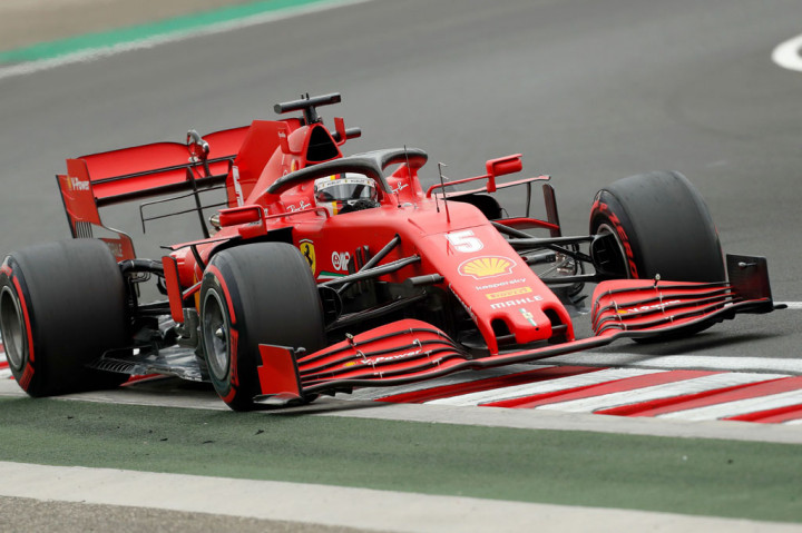 Sementara itu performa Ferrari lebih baik ketimbang di Austria pekan lalu dengan Sebastian Vettel mengamankan P5, posisi start terbaik tim itu musim ini, sekitar 0,05 detik dari rekan satu timnya, Charles Leclerc yang finis P6.