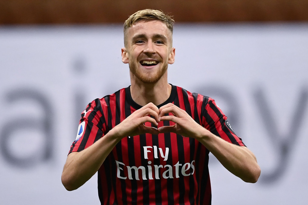 Lima gol AC Milan dilesakkan oleh Alexis Saelemaekers (10'), Hakan Calhanoglu (24'), Ismael Bennacer (49'), Ante Rebic (57'), dan Davide Calabria (90+2'). 