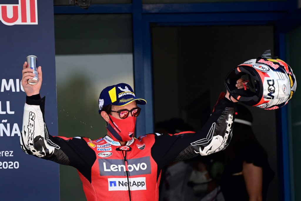 Sementara itu, posisi ketiga diduduki pebalap tim Ducati, Andrea Dovizioso.