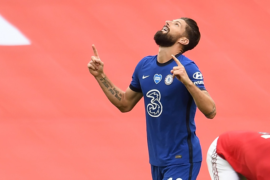 Gol-gol kemenangan skuad asuhan Frank Lampard dicetak oleh Olivier Giroud (45+11'), Mason Mount (46'), dan bunuh diri Harry Maguire (74'). AFP Photo/Andy Rain
