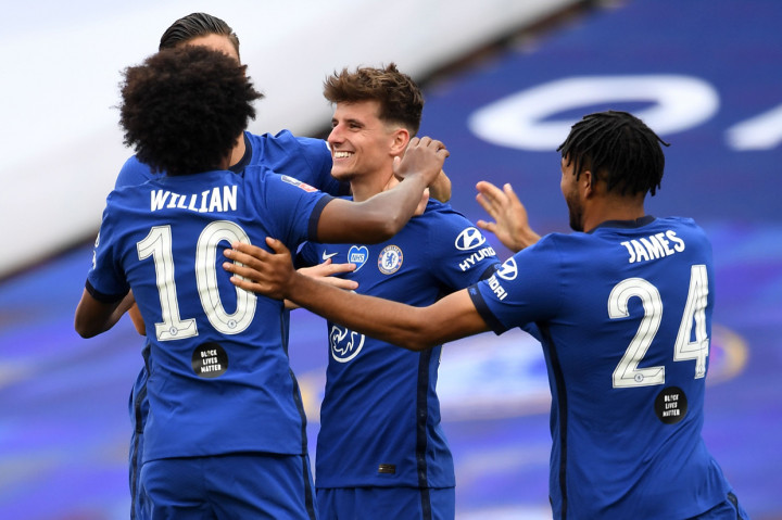 Mason Mount melakukan selebrasi usai mencetak gol ke gawang MU. AFP Photo/Andy Rain
