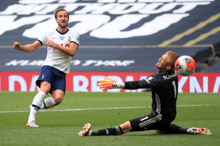Kemudian Harry Kane membukukan brace pada menit ke-37 dan 40. AFP Photo/Adam Davy