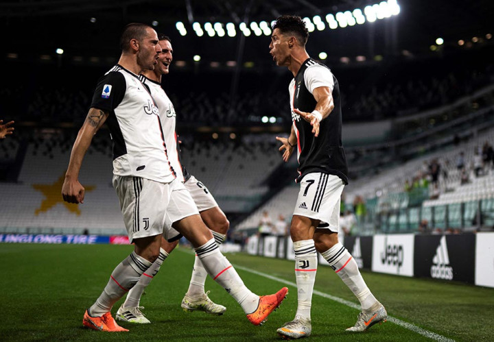 Tidak lama berselang CR7 kembali mencatatkan namanya di papan skor. Gol berawal saat bola penguasaan Luiz Felipe dapat direbut oleh Dybala di lapangan tengah. Pemain Argentina itu lantas berlari ke depan untuk selanjutnya mengirim umpan yang dengan mudah dikonversi menjadi gol oleh Ronaldo untuk menggandakan keunggulan tuan rumah.