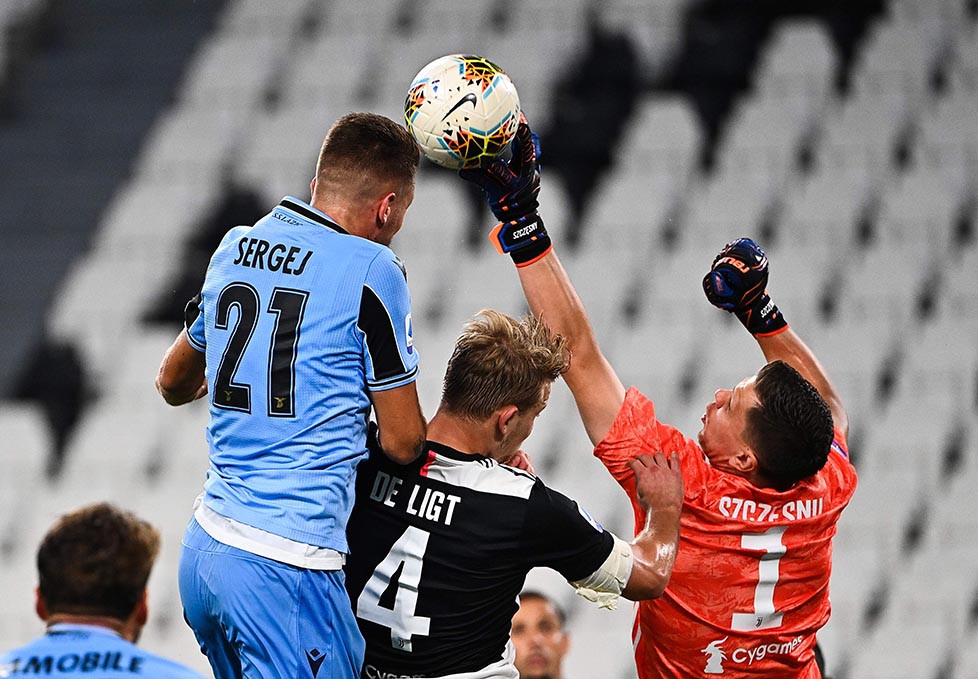 Menjelang laga usai, Juve mengendurkan tekanan. Situasi tersebut dimaksimalkan Lazio untuk balik menekan.