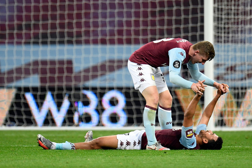 Mereka kini mengoleksi poin sama dengan Watford yaitu 34 poin, namun unggul selisih satu gol. Bournemouth mengemas 31 poin tapi masih punya kesempatan lolos dari degradasi jika menang melawan Everton, dan pada saat yang sama Villa dan Watford sama-sama kalah dalam laga terakhirnya.