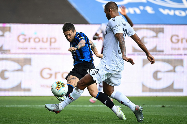 Tuan rumah mendominasi jalannya pertandingan sejak awal laga. Beberapa peluang tercipta namun belum berbuah gol.