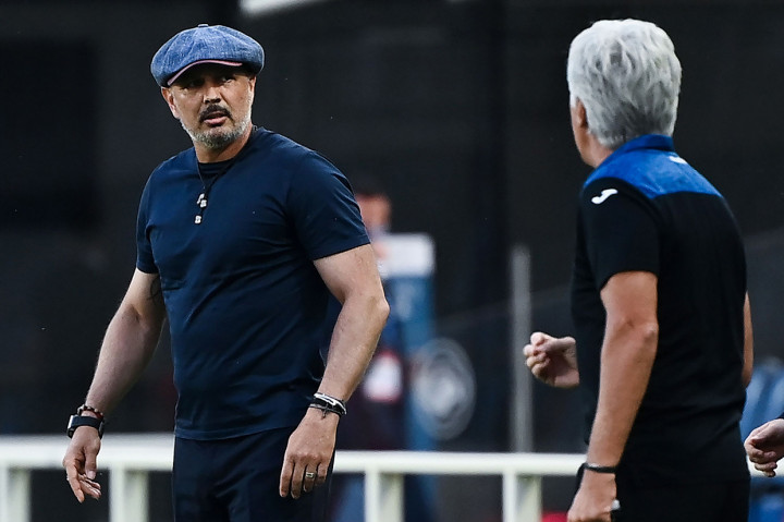 Suasana memanas pada babak pertama ketika pelatih Atalanta Gian Piero Gasperini mengeluhkan seorang pemain Bologna kepada wasit dan kemudian dicemooh dengan kata-kata kasar oleh pelatih Bologna Sinisa Mihajlovic.