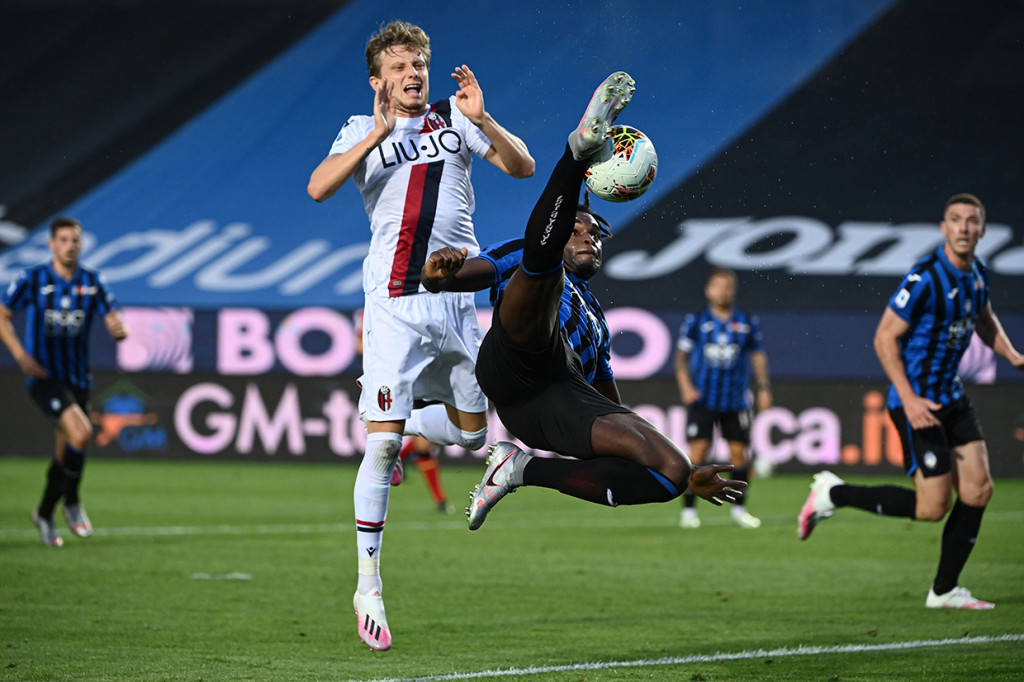 Memasuki babak kedua, La Dea terus berusaha mencetak gol. 