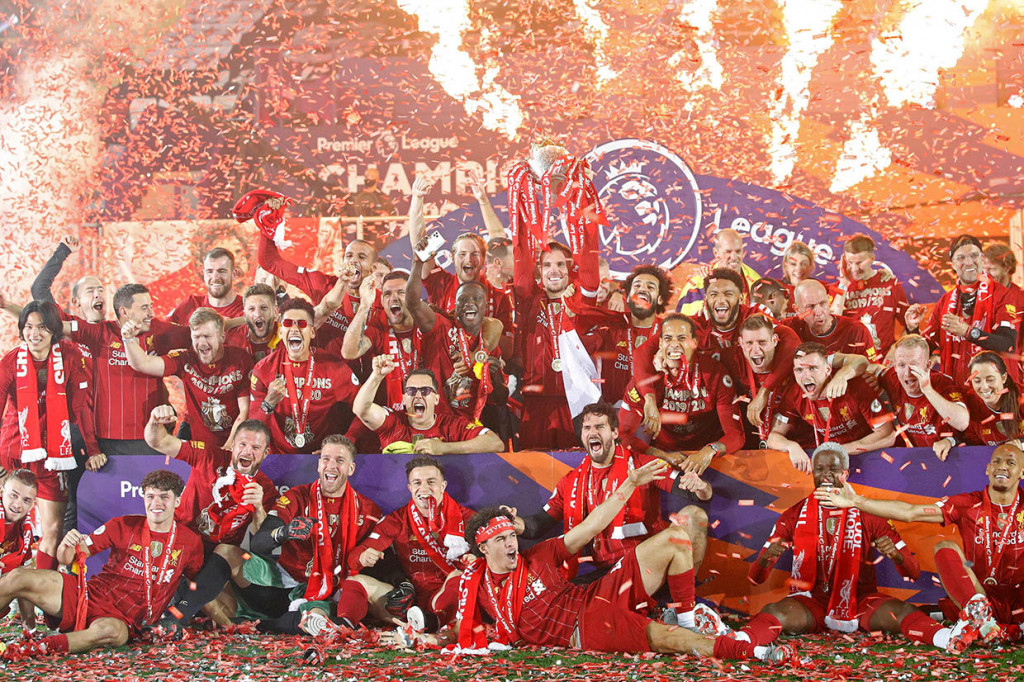 Pesta gelar juara The Reds berjalan sempurna usai meraih kemenangan besar 5-3 atas Chelsea di pekan ke-37 Liga Inggris.