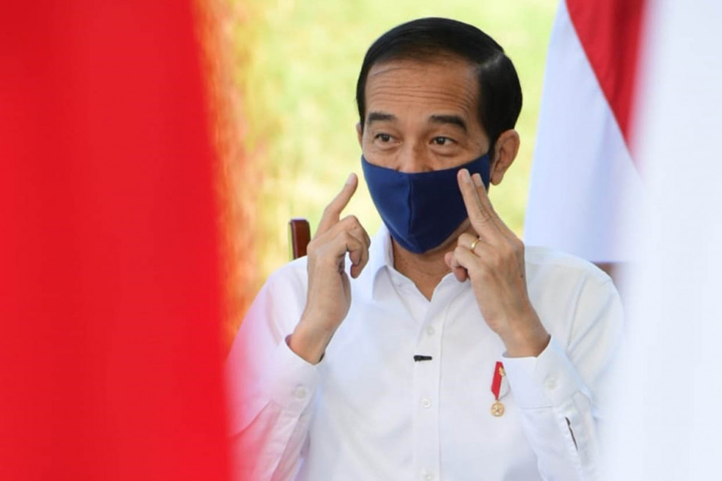 Presiden dan Ibu Negara mengatakan bahwa keduanya merasa sangat berbahagia bisa menyapa anak-anak dari seluruh penjuru Tanah Air, meski untuk saat ini harus dilakukan secara virtual. Pandemi Covid-19 yang saat ini tengah melanda mengharuskan kita untuk membatasi aktivitas di luar rumah.