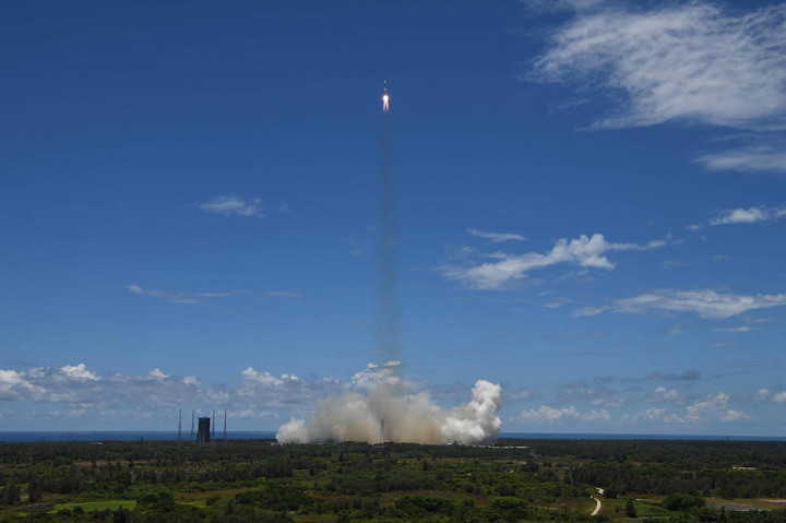 Tianwen-1 diperkirakan akan tiba pada Februari 2021 setelah tujuh bulan, dengan menempuh perjalanan sejauh 55 juta kilometer (34 juta mil).