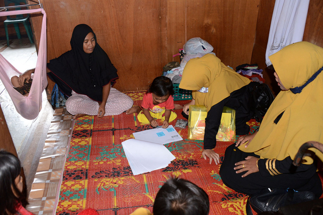 Guru Mengajar di Rumah Siswa